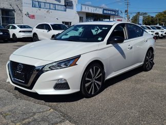 Used 2021 Nissan Altima 2.5 SR w/ SR Premium Package image 1