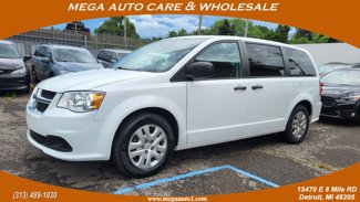 Used 2019 Dodge Grand Caravan SE image 1