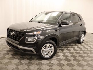 Used 2023 Hyundai Venue SE image 1