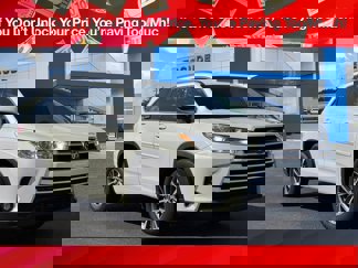 Used 2018 Toyota Highlander SE image 1