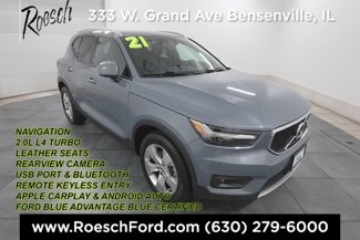Used 2021 Volvo XC40 T5 Momentum image 1