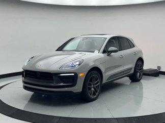 Used 2025 Porsche Macan Turbo image 1