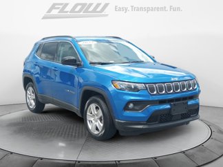 Used 2022 Jeep Compass Latitude image 1