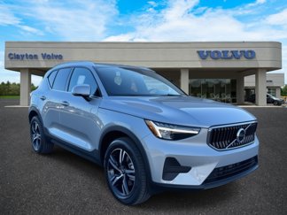 New 2025 Volvo XC40 B5 Core image 1