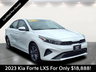 Used 2023 Kia Forte LXS image 1