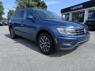 Used 2019 Volkswagen Tiguan SE w/ Panoramic Sunroof Package image 1