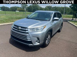 Used 2018 Toyota Highlander SE image 1