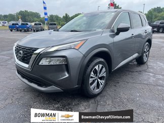 Used 2022 Nissan Rogue SV image 1