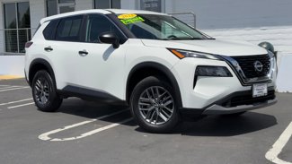 Used 2023 Nissan Rogue S image 1
