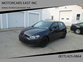 Used 2017 Volkswagen Golf S image 1