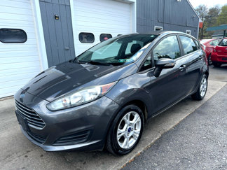 Used 2015 Ford Fiesta SE image 1