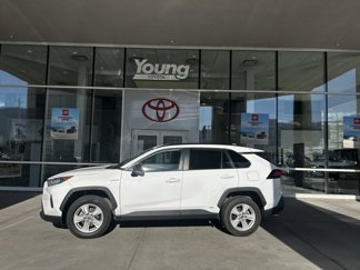 Used 2021 Toyota RAV4 LE image 1