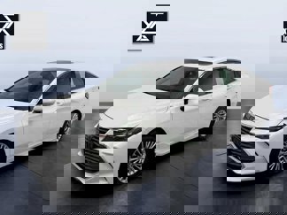 Used 2019 Toyota Avalon Limited image 1