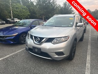 Used 2016 Nissan Rogue S w/ Appearance Package image 1