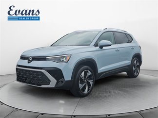 New 2025 Volkswagen Taos SE image 1