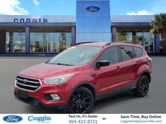Used 2017 Ford Escape SE w/ SE Sport Appearance Package image 1