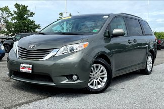 Used 2011 Toyota Sienna XLE image 1