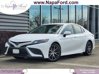 Used 2022 Toyota Camry SE image 1