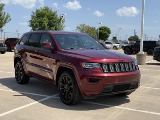 Used 2020 Jeep Grand Cherokee Altitude image 1