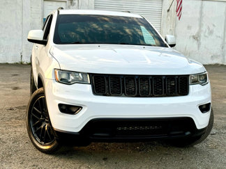 Used 2017 Jeep Grand Cherokee Laredo w/ Quick Order Package 2BE image 1