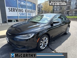 Used 2015 Chrysler 200 S image 1