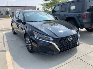 Used 2023 Nissan Altima 2.5 SV image 1