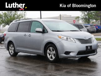 Used 2016 Toyota Sienna LE image 1