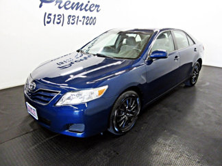 Used 2010 Toyota Camry LE image 1