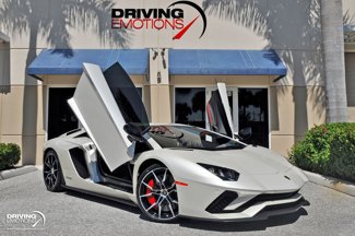 Used 2017 Lamborghini Aventador S image 1