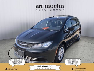 Used 2017 Chrysler Pacifica Touring video 1