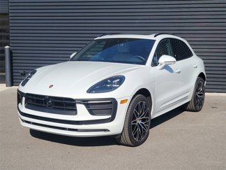 Used 2025 Porsche Macan image 1