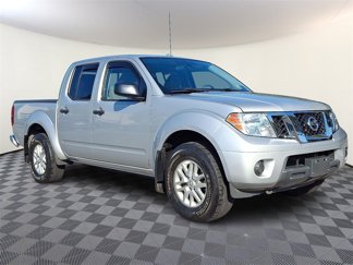Used 2018 Nissan Frontier SV image 1