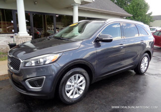 Used 2016 Kia Sorento LX w/ LX Convenience Package image 1