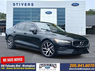 Used 2020 Volvo S60 T5 Momentum image 1