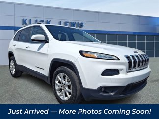 Used 2015 Jeep Cherokee Latitude image 1