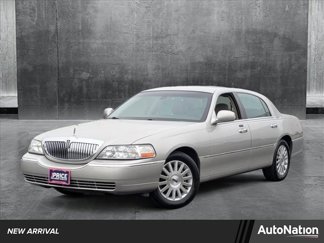 Used 2003 Lincoln Town Car Signature image 1