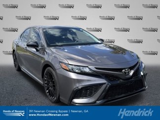 Used 2021 Toyota Camry SE image 1