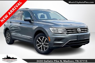 Used 2021 Volkswagen Tiguan SE image 1