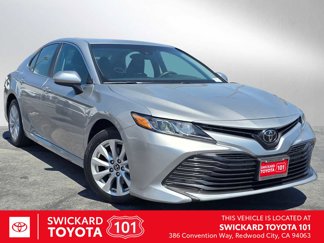 Used 2018 Toyota Camry LE image 1