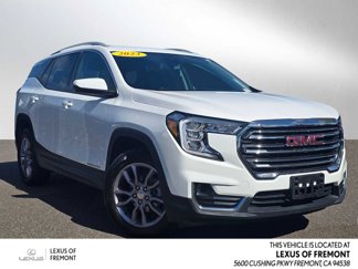 Used 2023 GMC Terrain SLT image 1