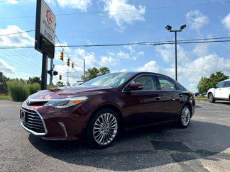 Used 2016 Toyota Avalon Limited image 1