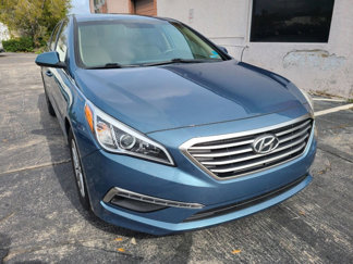 Used 2015 Hyundai Sonata SE image 1
