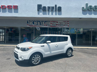 Used 2018 Kia Soul + image 1