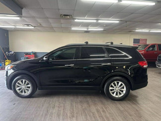 Used 2017 Kia Sorento LX w/ LX Convenience Package image 1