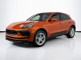 Certified 2025 Porsche Macan image 1