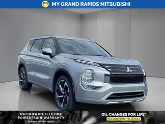 New 2025 Mitsubishi Outlander SEL image 1
