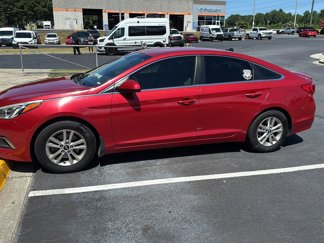 Used 2017 Hyundai Sonata SE image 1