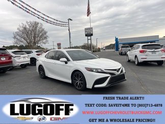 Used 2022 Toyota Camry SE image 1