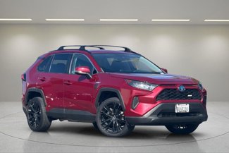 Used 2021 Toyota RAV4 LE image 1