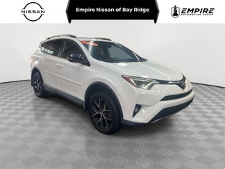 Used 2017 Toyota RAV4 SE image 1